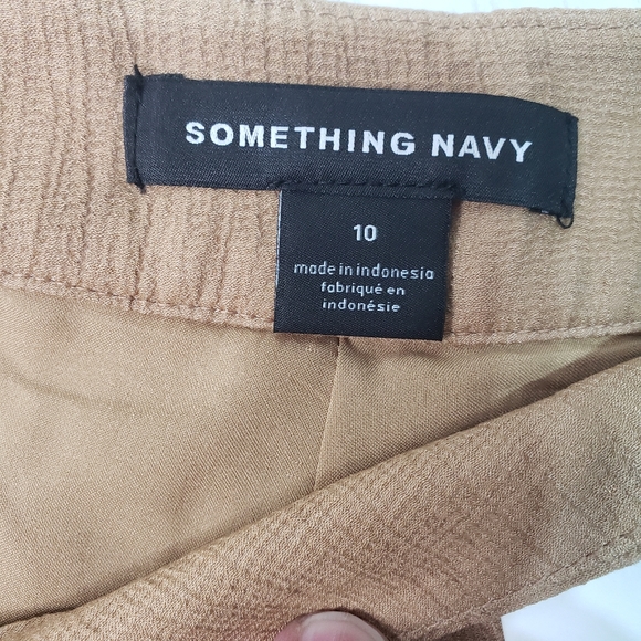 FINAL PRICE - Something Navy Women's High Rise Drapey Shorts - Picture 7 of 8